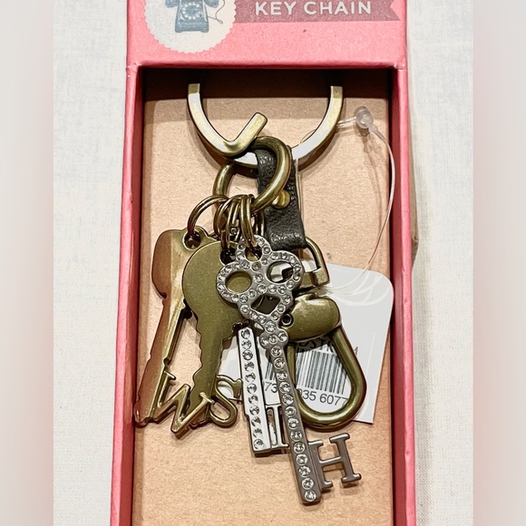 NWT Fossil “WISH” Key Crystal Rhinestone Two Tone Keychain - Picture 2 of 5